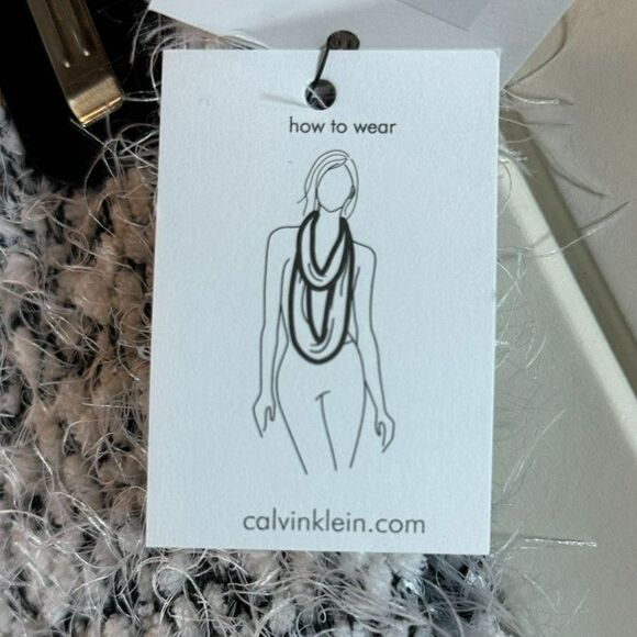 Women's Calvin Klein White and Black Faux Fur Infinity Loop Scarf - NWT - Picture 6 of 6